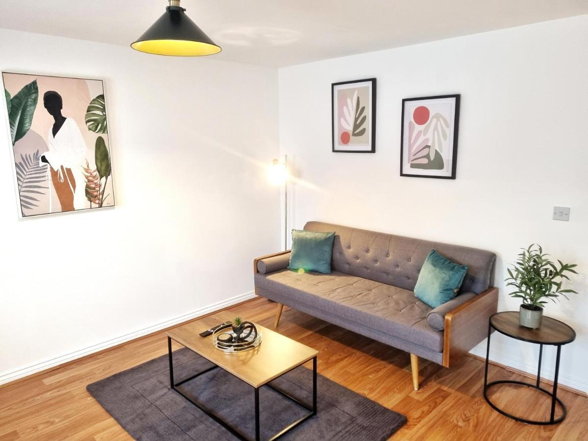 كامبريدج Modern & Spacious 3 Bedrooms And 2 Bathrooms Home, Free Parking! المظهر الخارجي الصورة
